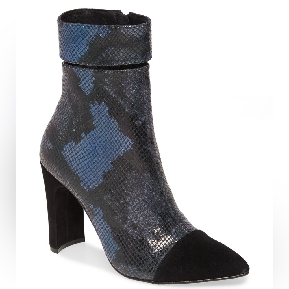 42 Gold Kiki Pointed Toe Bootie - Blue Leather